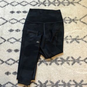 ALO yoga vapor camo leggings!